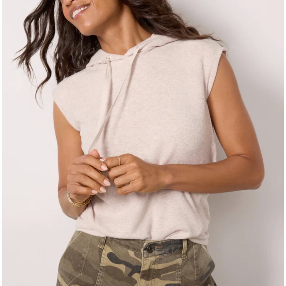 Women Evereve Zoey Sleeveless Hoodie Casual Minimalist in Cream Size Large